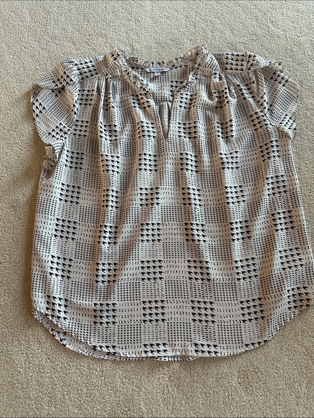 41 Hawthorn White and Black Geometric Cap-Sleeve Blouse